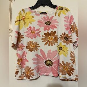 Zara White Tee with Pink, Brown & Yellow Daisy Print